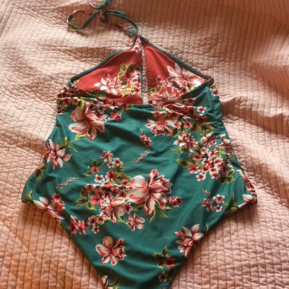 🌴Beach Riot one piece🌴 - Picture 4 of 7